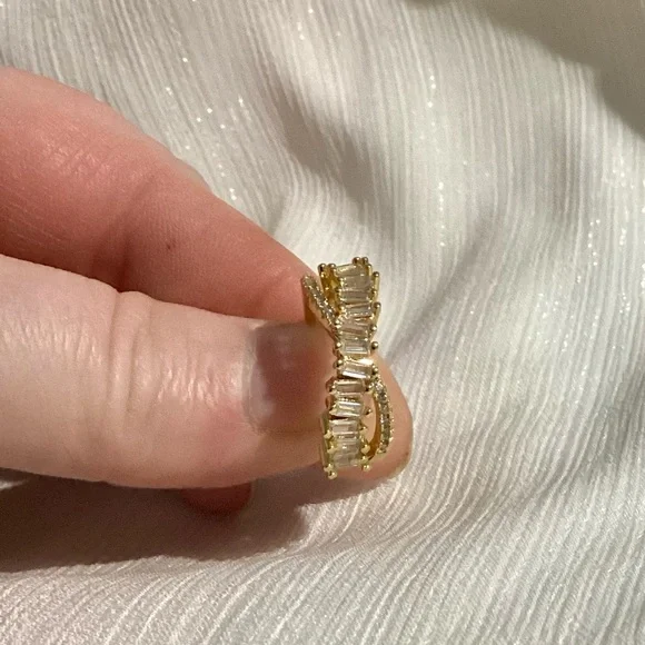 - 💄10k Gold Vermeil baguette CZ DiamondCrisscross  band - Picture 15 of 17